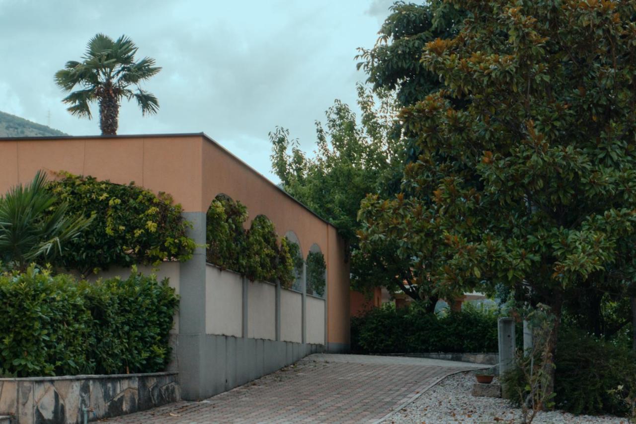 Holiday Home Rozic - Villa With Private Seasonal Heated Pool Mostar Exterior photo