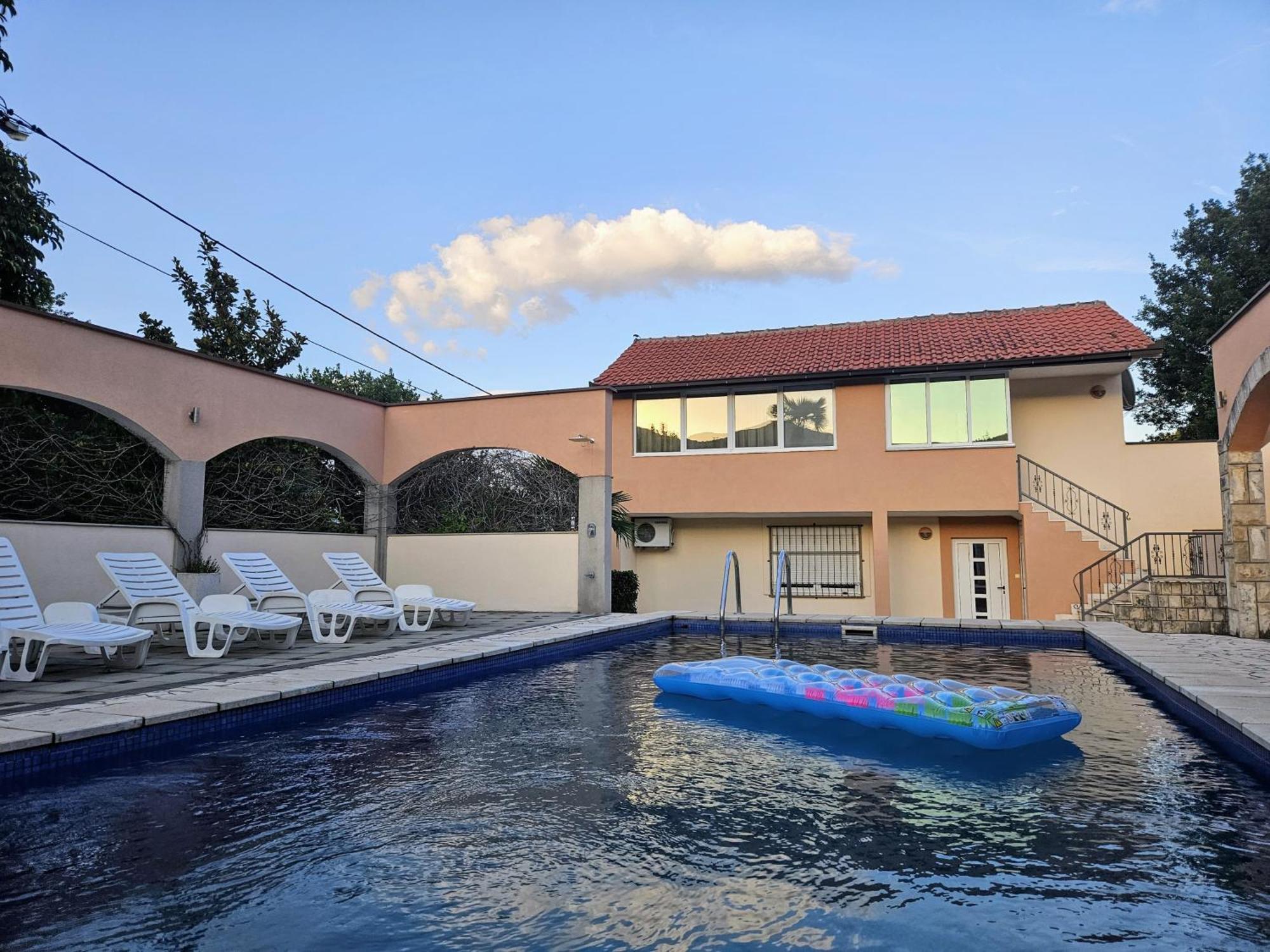Holiday Home Rozic - Villa With Private Seasonal Heated Pool Mostar Exterior photo